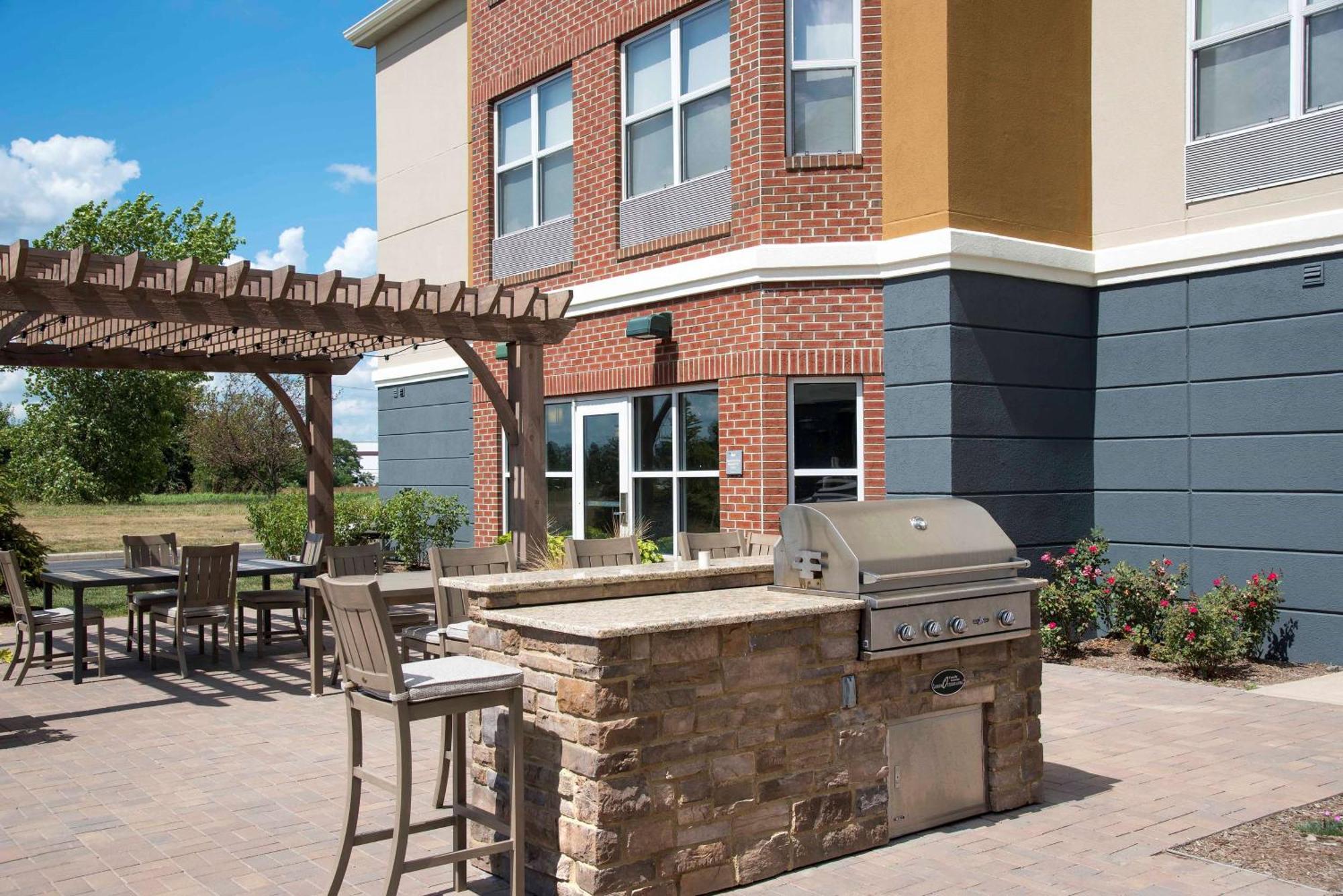 Homewood Suites By Hilton Indianapolis Airport / Plainfield Exterior photo