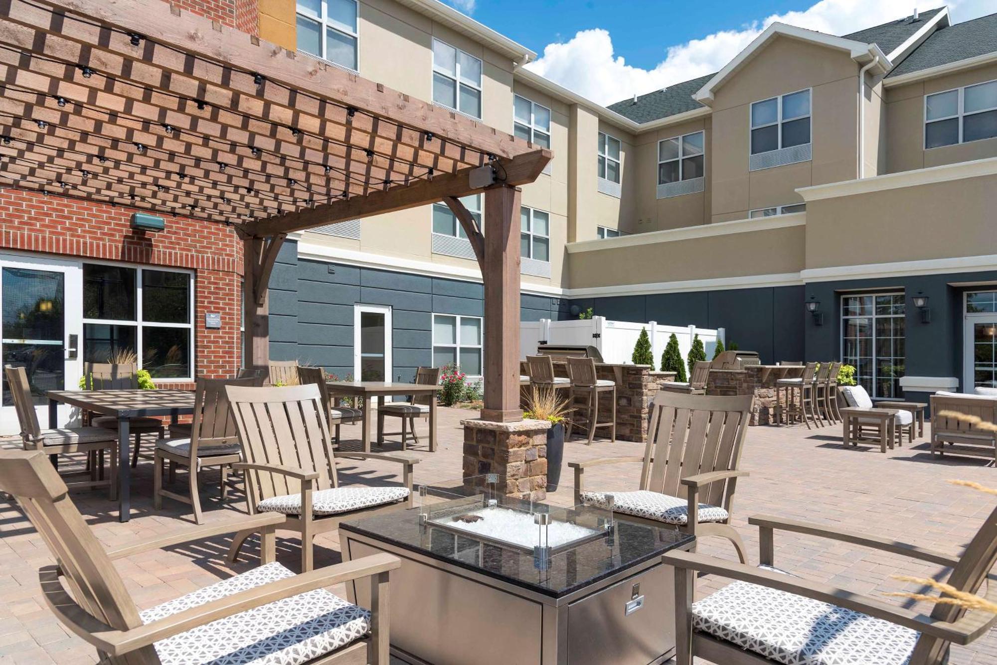 Homewood Suites By Hilton Indianapolis Airport / Plainfield Exterior photo